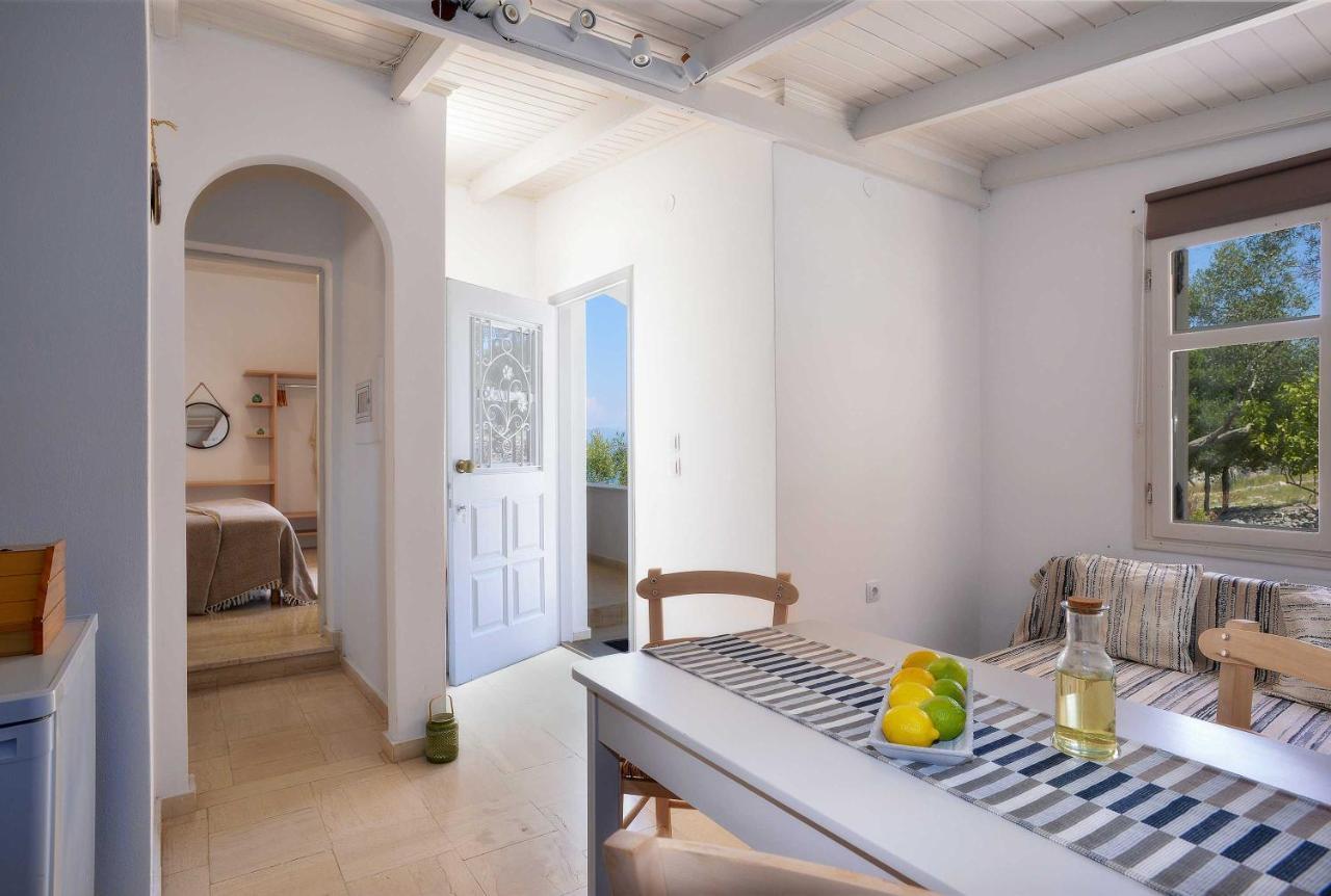 New! Paxoswhite Sea View Apartments & Studios! Gaios Eksteriør billede