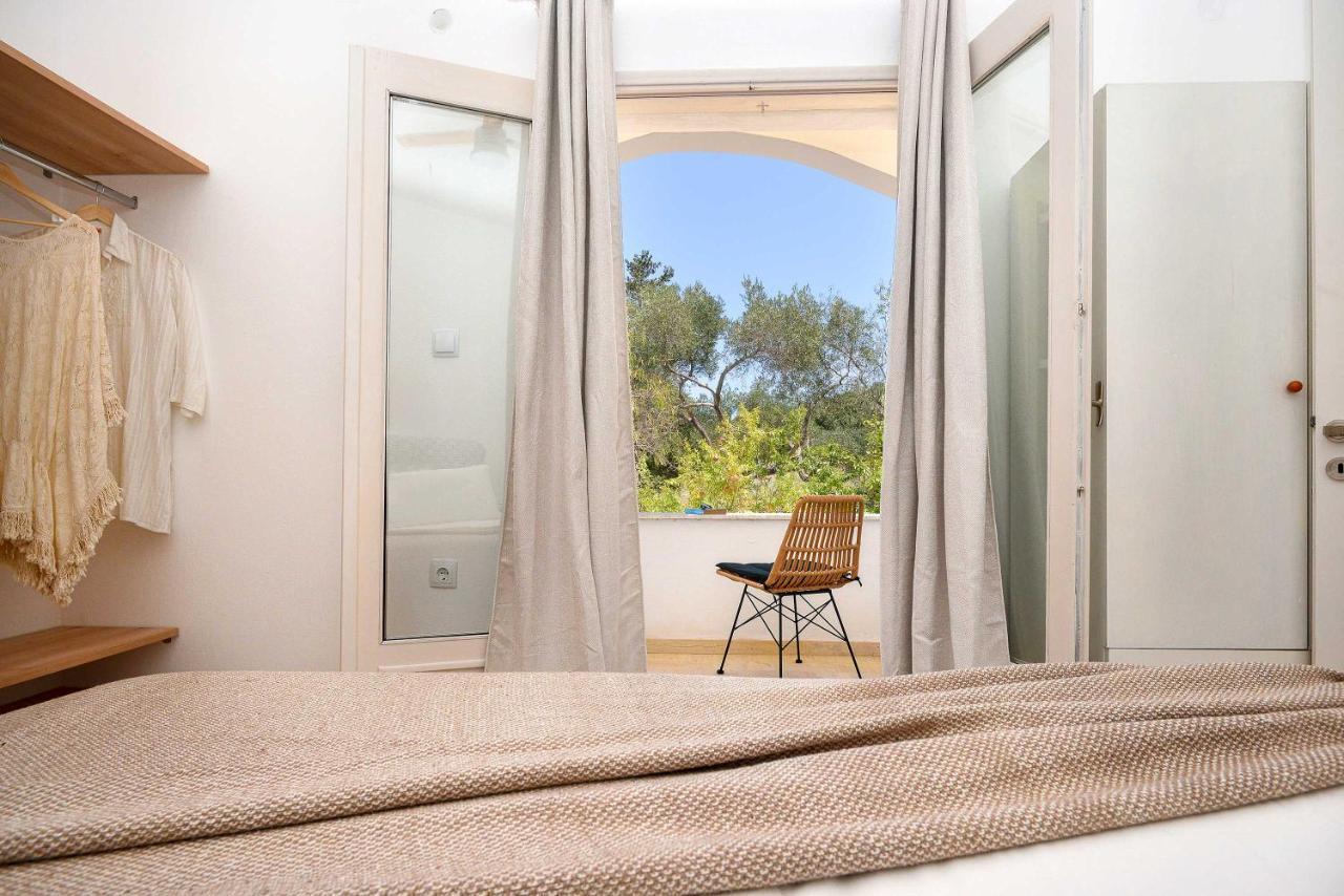 New! Paxoswhite Sea View Apartments & Studios! Gaios Eksteriør billede
