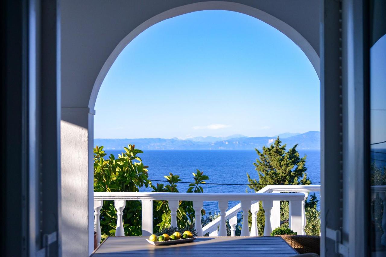 New! Paxoswhite Sea View Apartments & Studios! Gaios Eksteriør billede